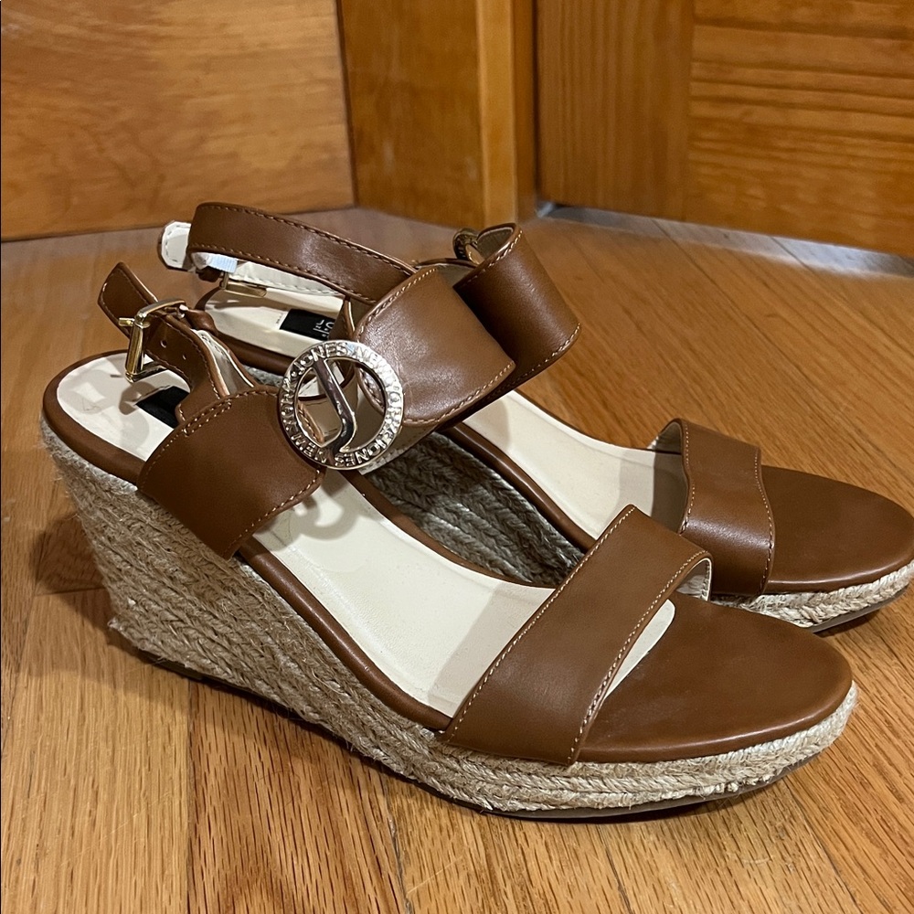Jones New York Tan Wedge Sandals